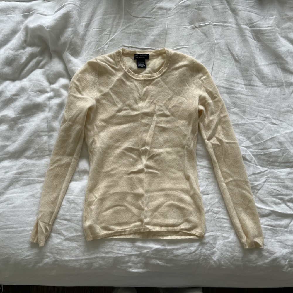 100% cashmere ivory sweater